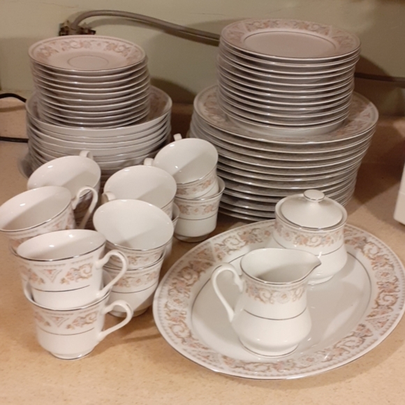 Silverie fine china china set Dining 2 Pc Silverie Fine China China